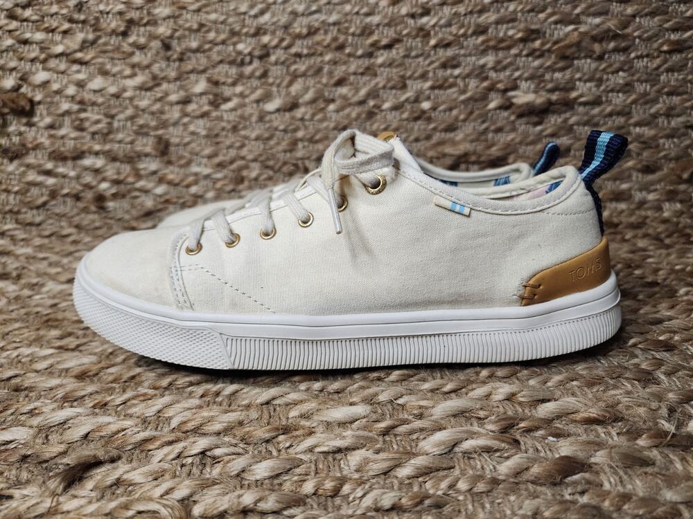 Toms Travel Lite Lace Up low Sneaker Birch Canvas Casual Comfort Women’s 9